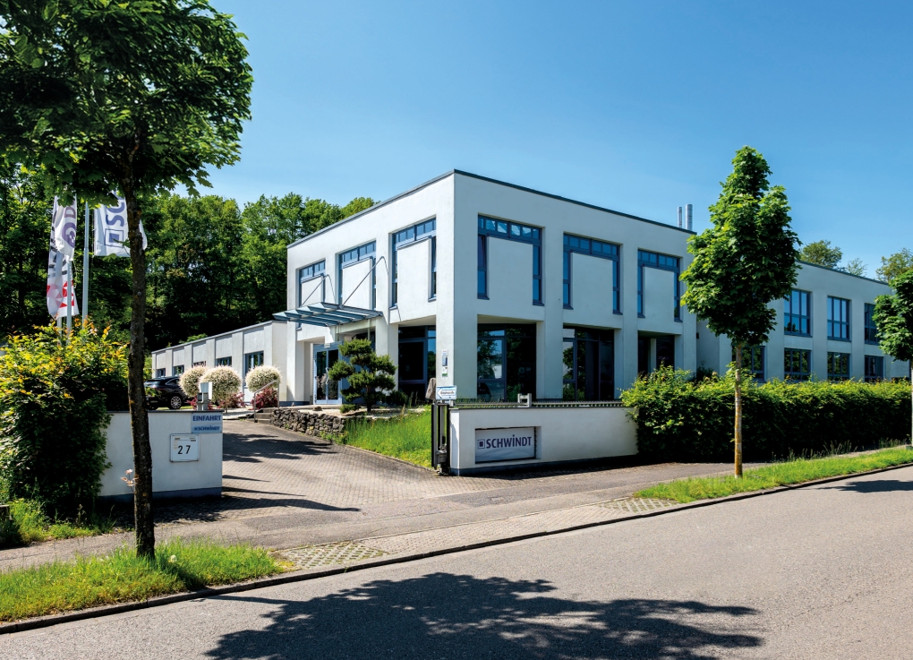 Schwindt-Außen-Straßenblick-2